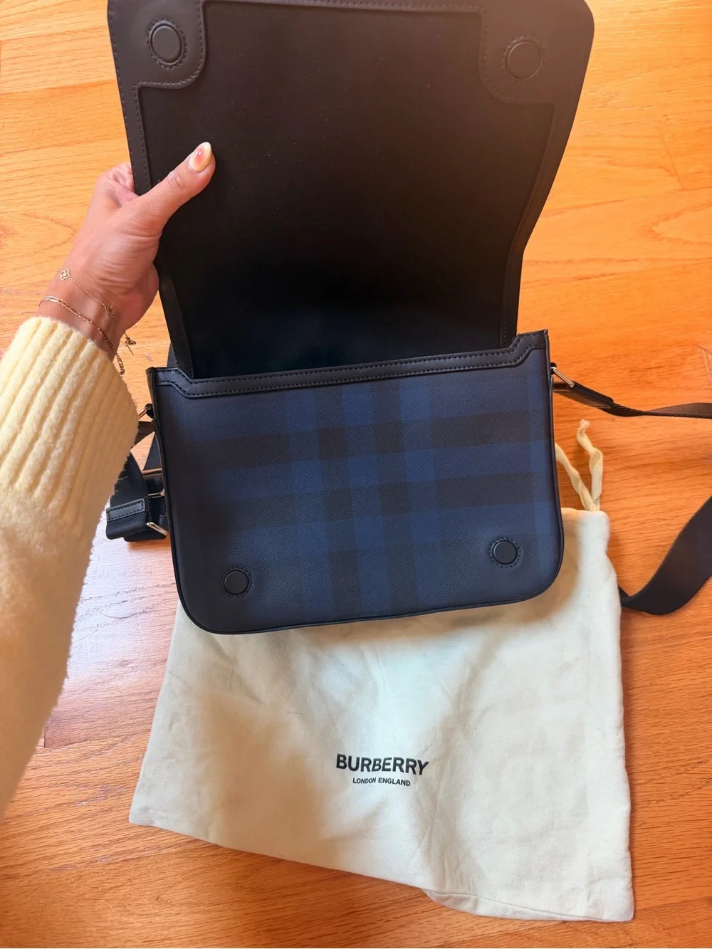 Men’s Burberry crossbody bag